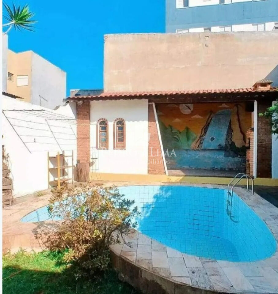 Casa Térrea terreno 10x50 de 160m² de área construída 6 vagas e piscina em São Miguel  