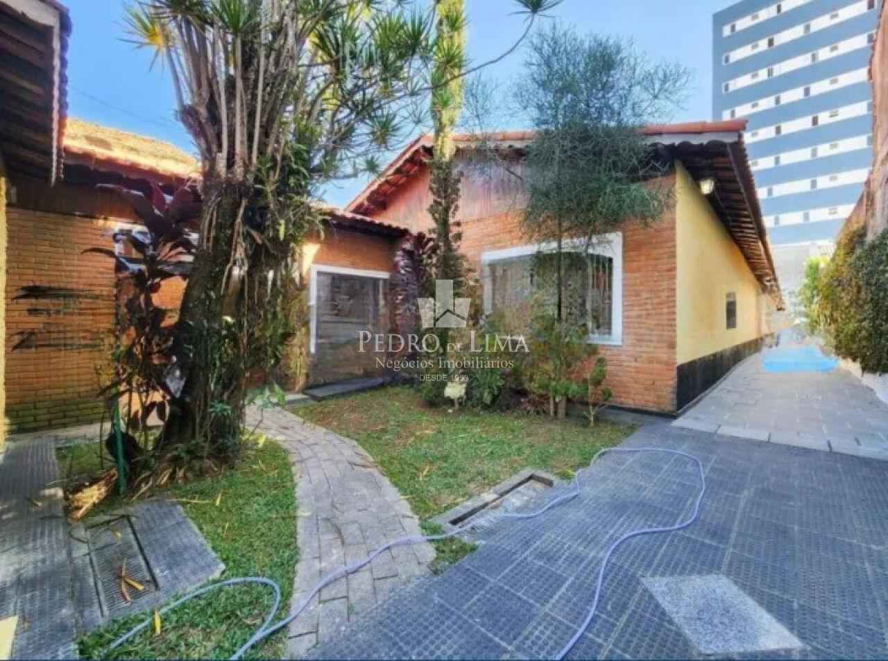 Casa Térrea terreno 10x50 de 160m² de área construída 6 vagas e piscina em São Miguel  