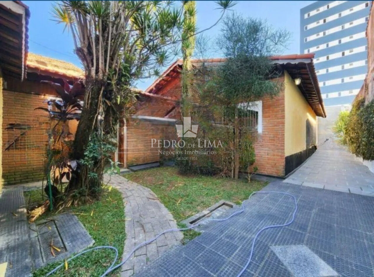 Casa Térrea terreno 10x50 de 160m² de área construída 6 vagas e piscina em São Miguel  