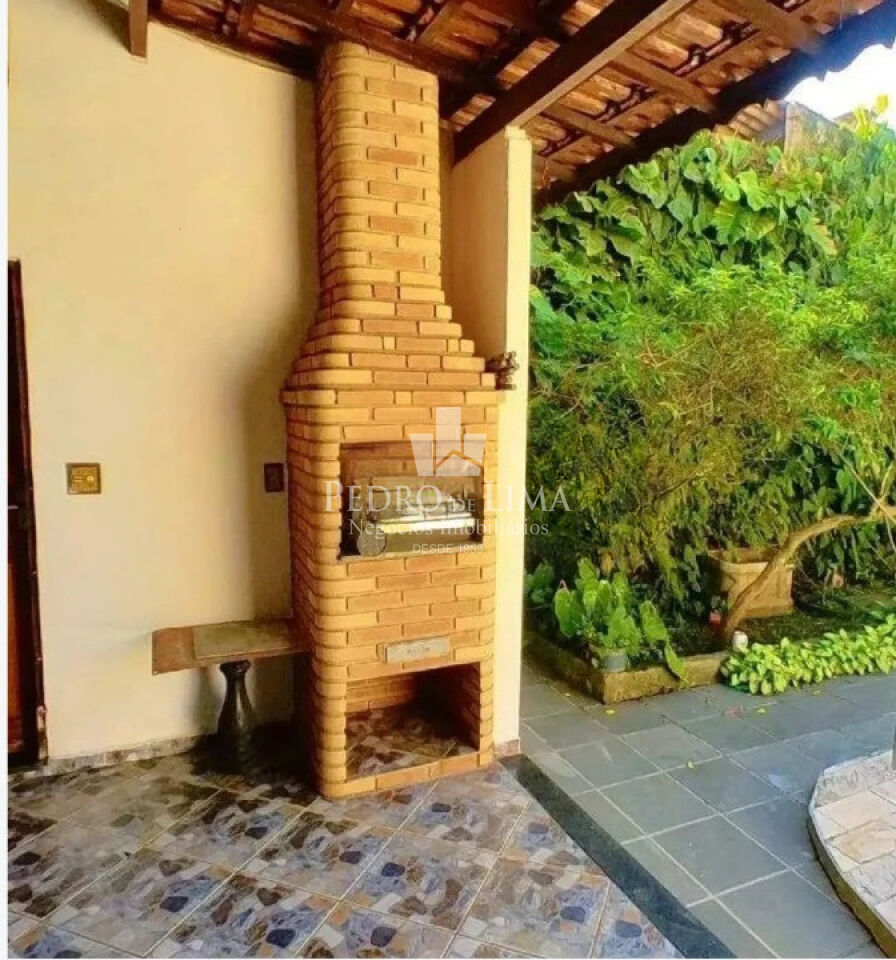 Casa Térrea terreno 10x50 de 160m² de área construída 6 vagas e piscina em São Miguel  