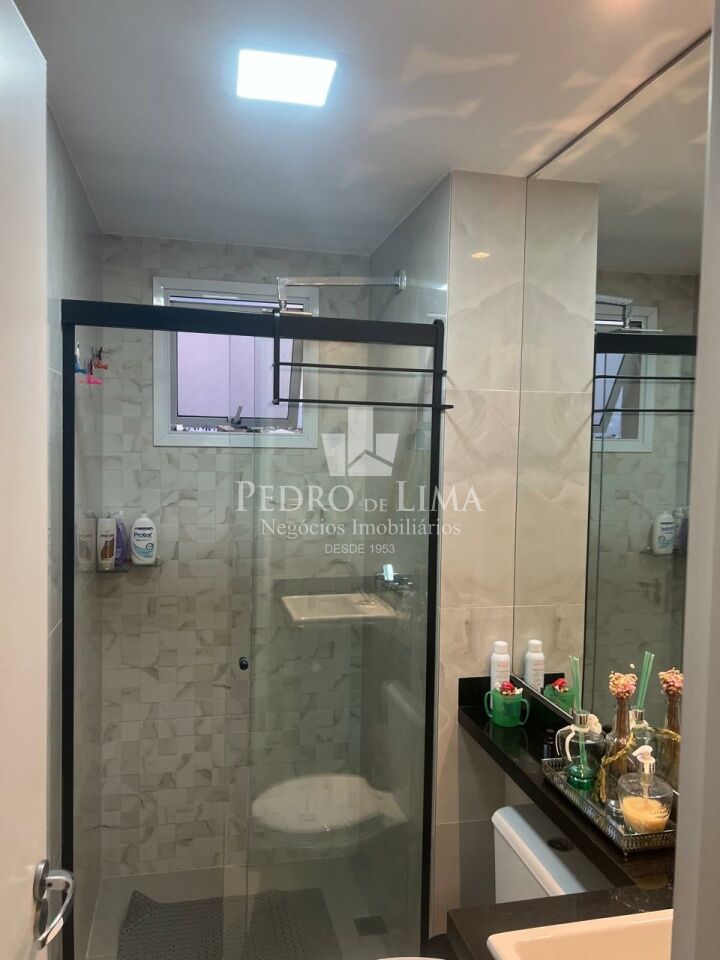 Apartamento á venda em andar alto, com 2 quartos no Condomínio Giro Vila Matilde.