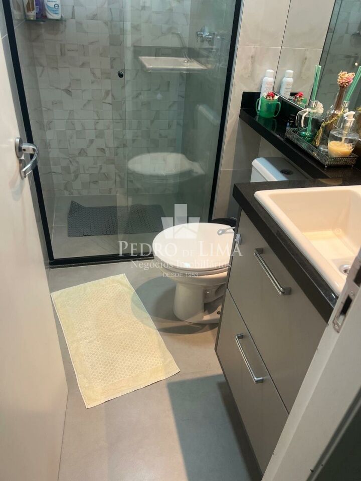 Apartamento á venda em andar alto, com 2 quartos no Condomínio Giro Vila Matilde.