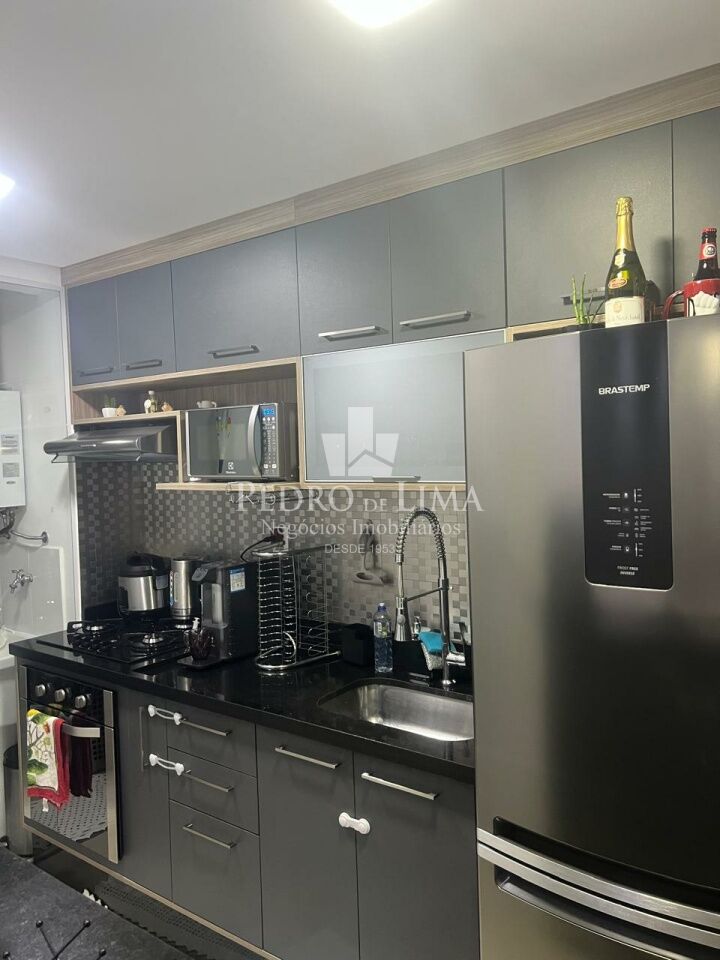 Apartamento á venda em andar alto, com 2 quartos no Condomínio Giro Vila Matilde.