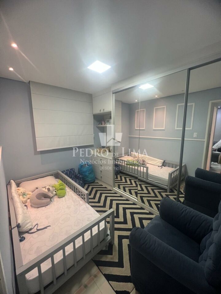 Apartamento á venda em andar alto, com 2 quartos no Condomínio Giro Vila Matilde.