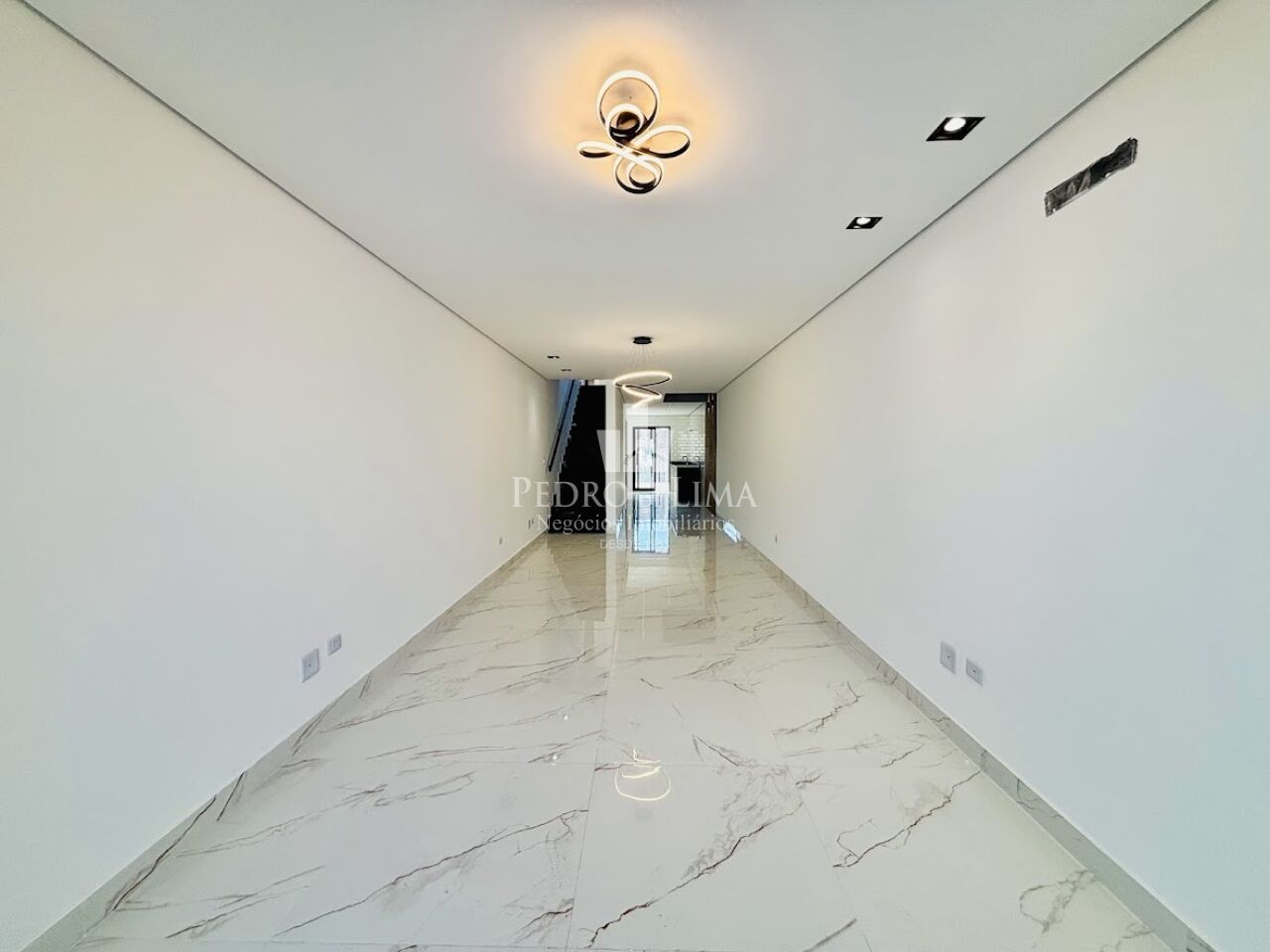 imagem do imovel Sobrado Moderno de excelente acabamento 200m², 3 suítes, área gourmet e 2 vagas na Penha ref: PE43918