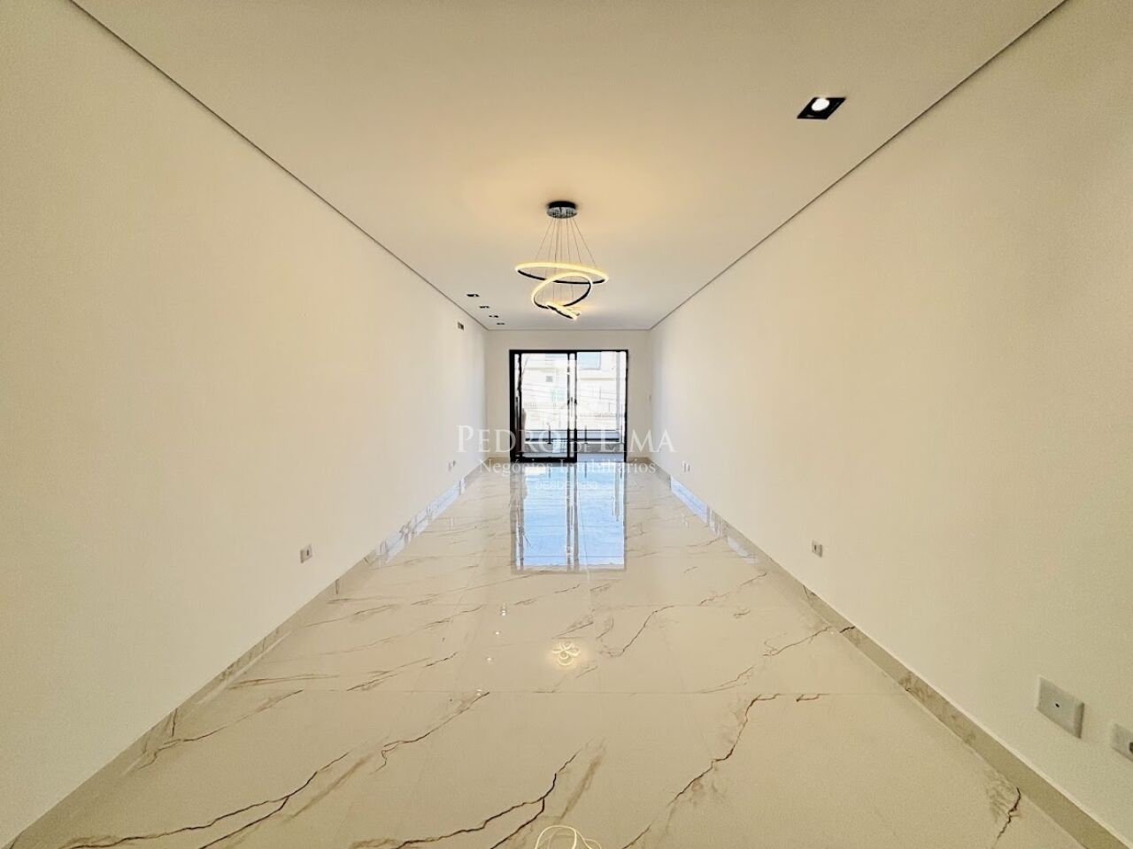imagem do imovel Sobrado Moderno de excelente acabamento 200m², 3 suítes, área gourmet e 2 vagas na Penha ref: PE43918