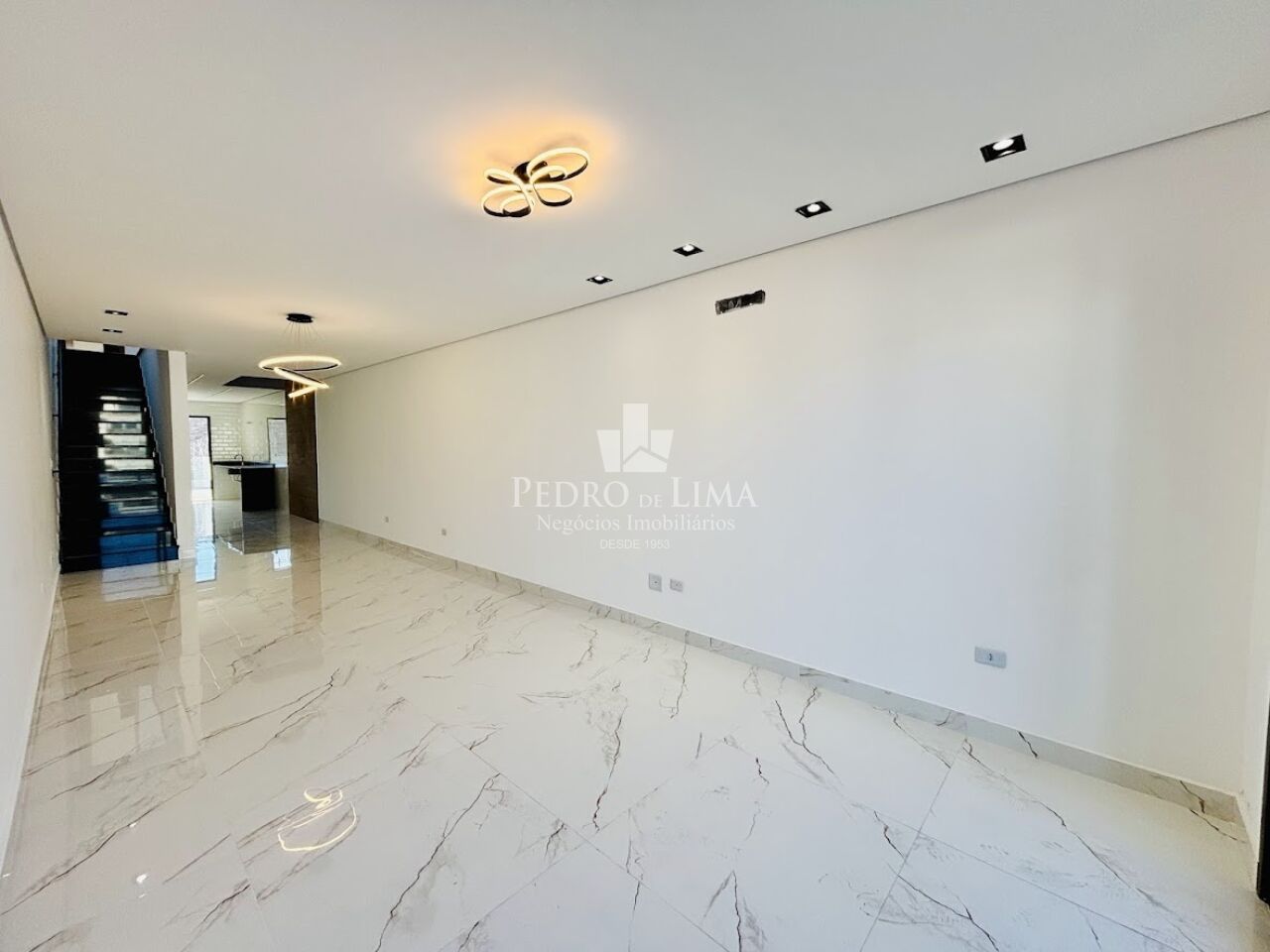 imagem do imovel Sobrado Moderno de excelente acabamento 200m², 3 suítes, área gourmet e 2 vagas na Penha ref: PE43918