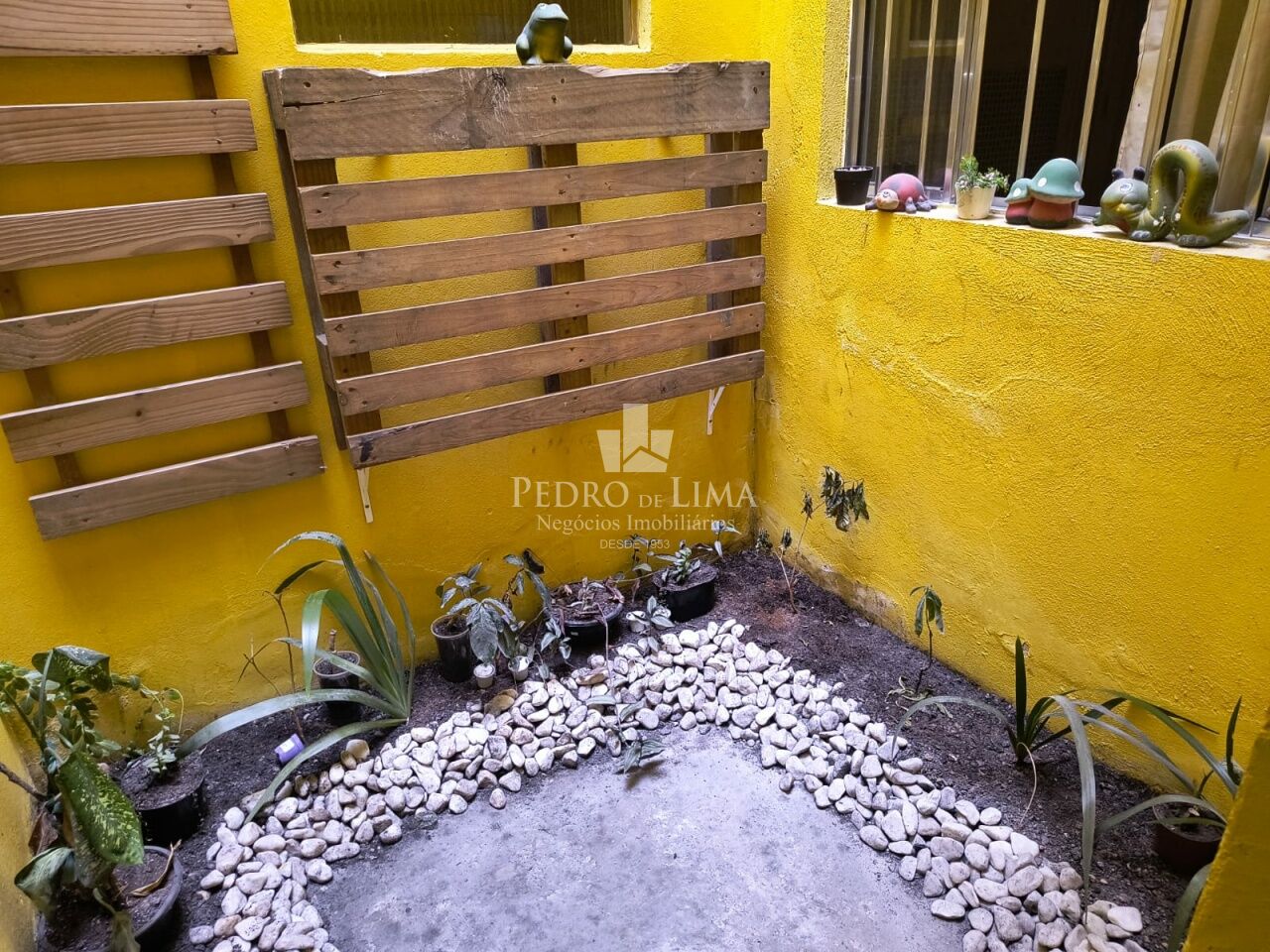 Imovel Comercial 12 salas e edícula no Jardim Nordeste.