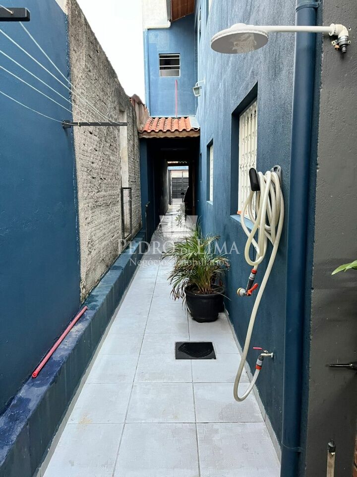 Sobrado 3 dormitórios e 4 vagas de excelente acabamento com aquecimento solar na Vila Jacui 