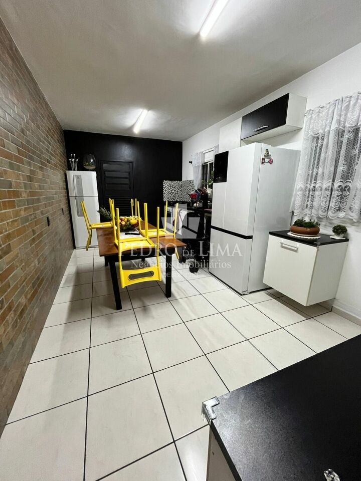 Sobrado 3 dormitórios e 4 vagas de excelente acabamento com aquecimento solar na Vila Jacui 