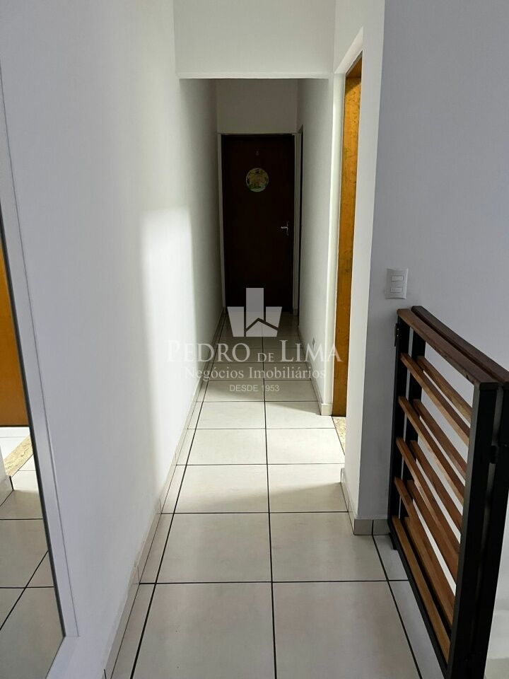 Sobrado 3 dormitórios e 4 vagas de excelente acabamento com aquecimento solar na Vila Jacui 