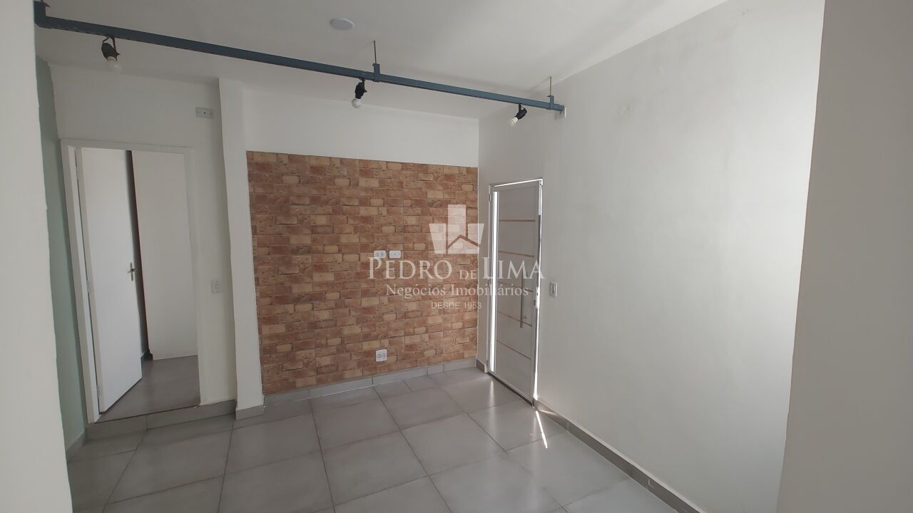 Casa fundos, de 52 m², com 2 quartos próximo ao Metrô Penha.