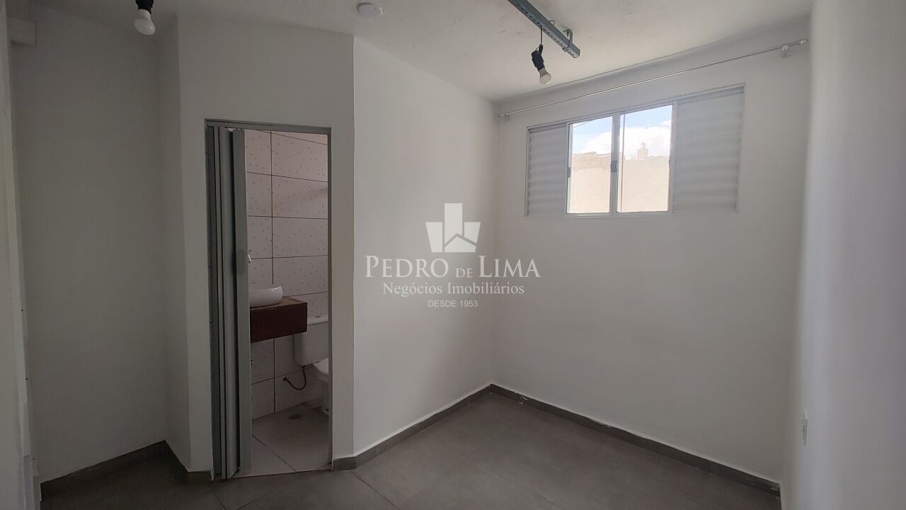 Casa fundos, de 52 m², com 2 quartos próximo ao Metrô Penha.