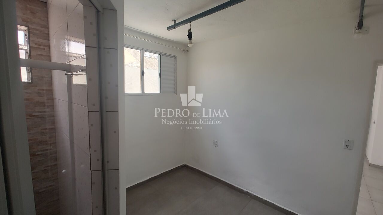 Casa fundos, de 52 m², com 2 quartos próximo ao Metrô Penha.