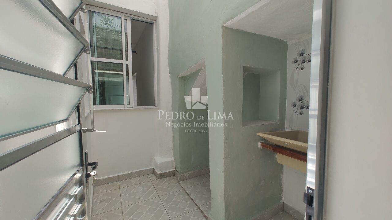 Casa fundos, de 52 m², com 2 quartos próximo ao Metrô Penha.