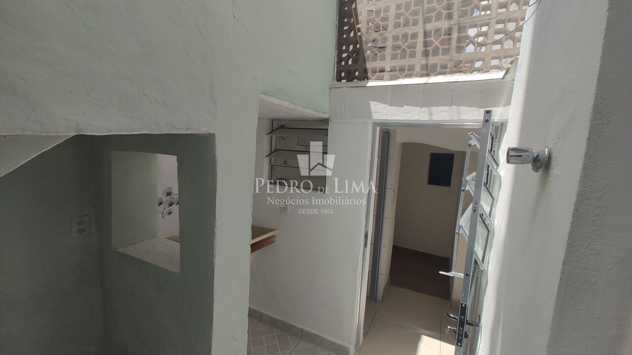 Casa fundos, de 52 m², com 2 quartos próximo ao Metrô Penha.