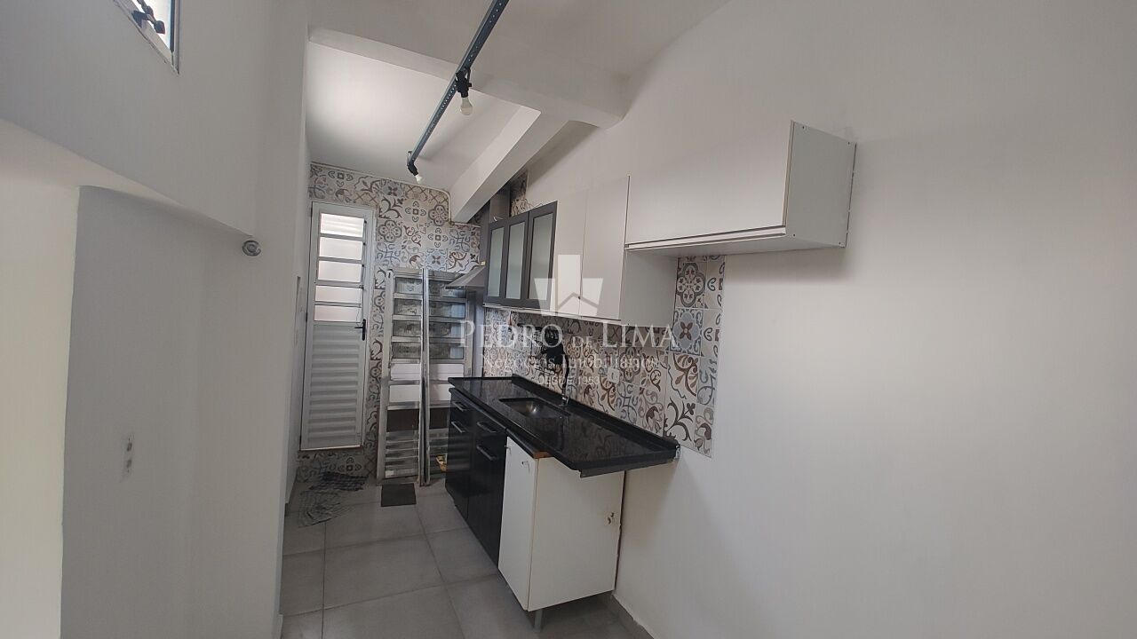 Casa fundos, de 52 m², com 2 quartos próximo ao Metrô Penha.
