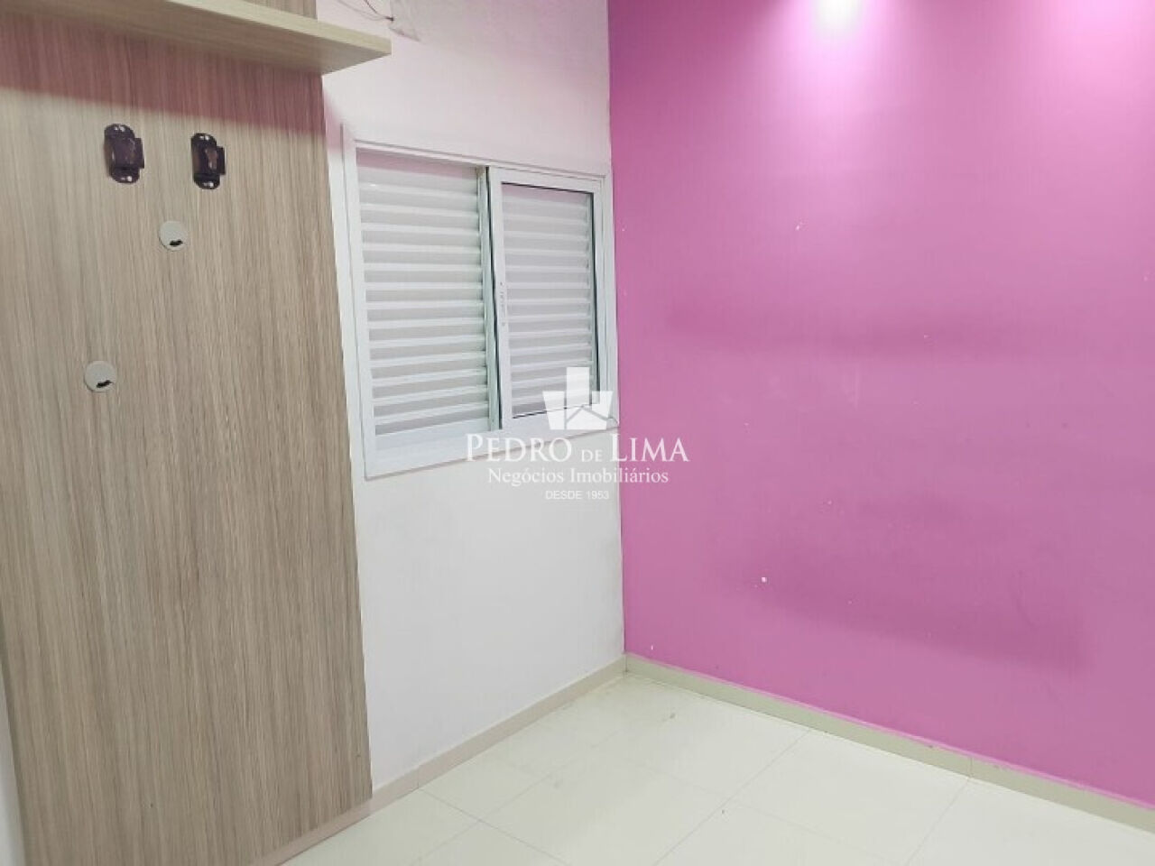 Condominio fechado  2 suites e  vaga coberta na Penha