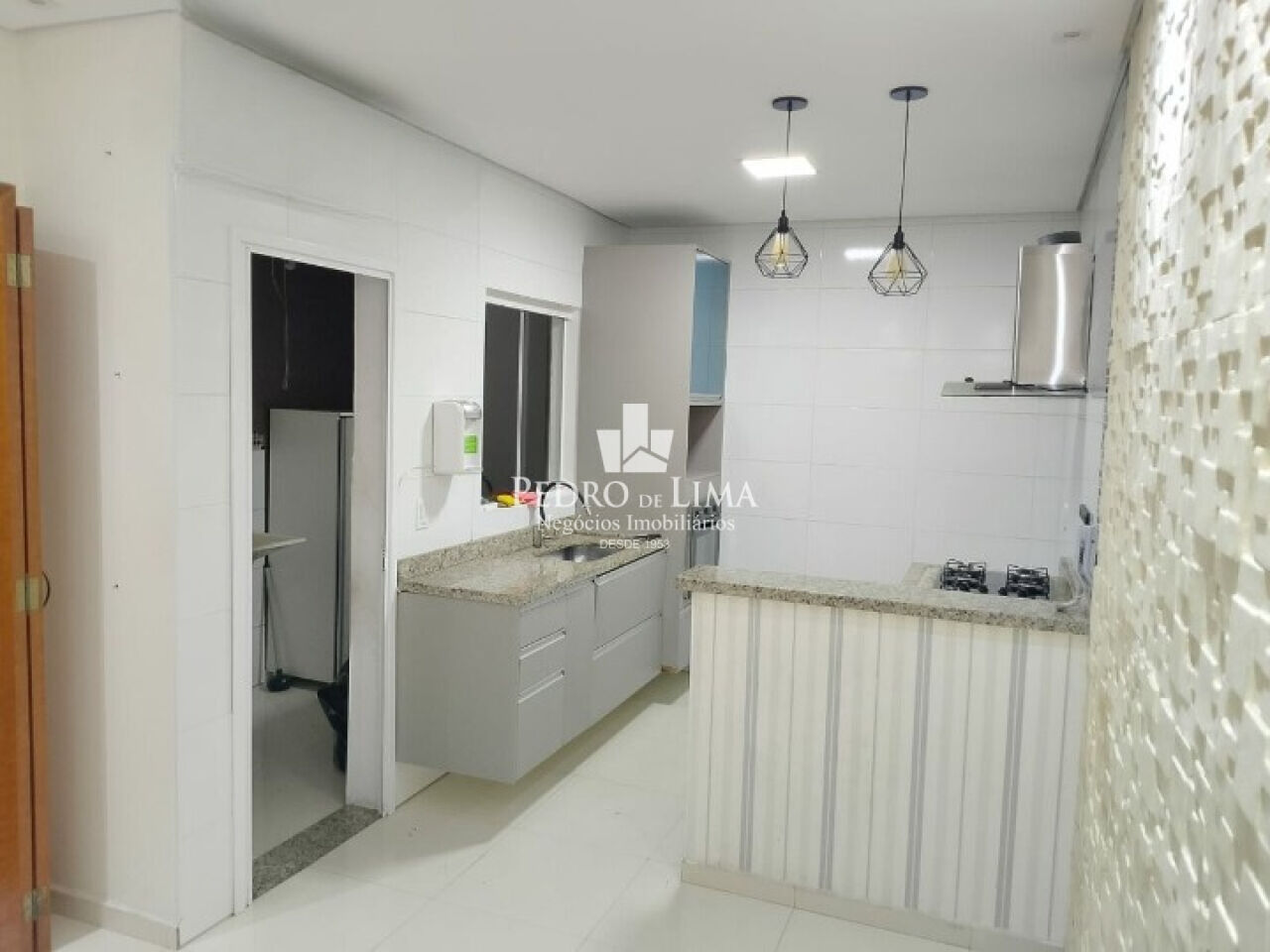 Condominio fechado  2 suites e  vaga coberta na Penha