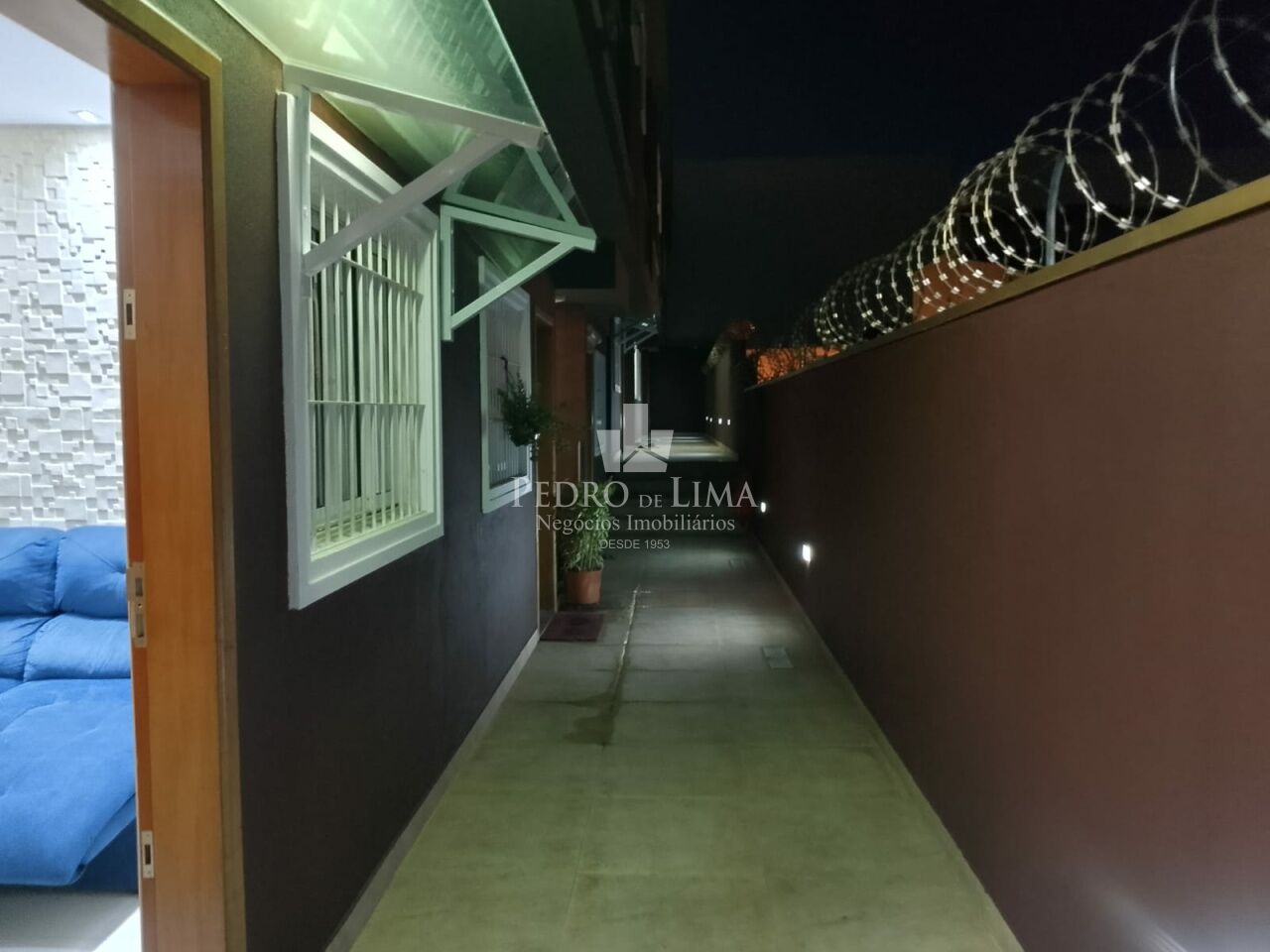 Condominio fechado  2 suites e  vaga coberta na Penha