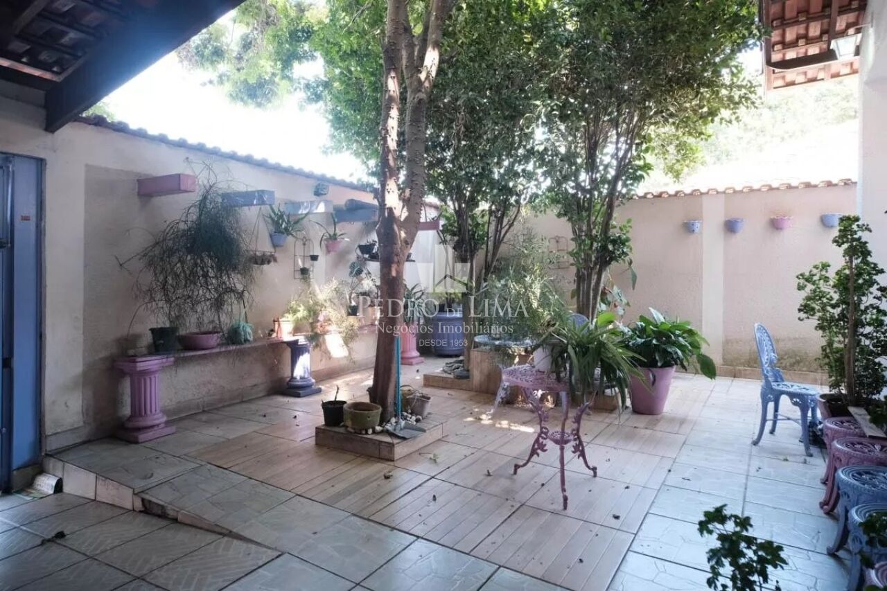 Casa Térrea terreno 10x31 sendo 3 dormitórios, 1 suíte e 3 vagas no Arthur Alvim