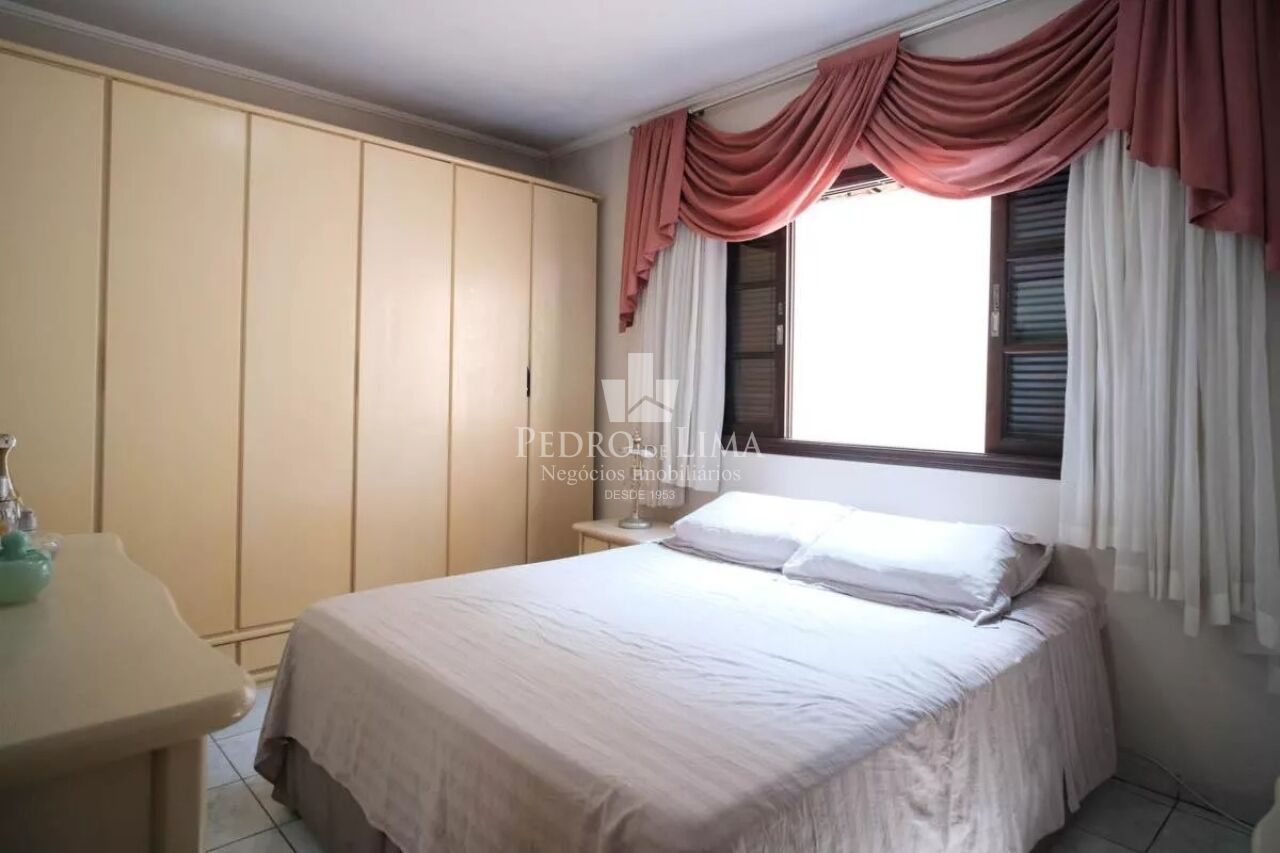 Casa Térrea terreno 10x31 sendo 3 dormitórios, 1 suíte e 3 vagas no Arthur Alvim