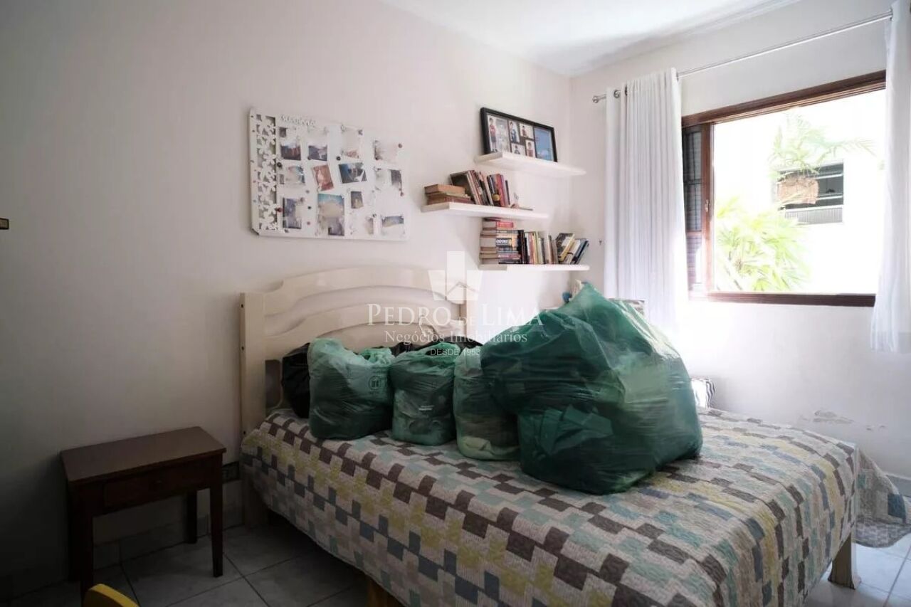 Casa Térrea terreno 10x31 sendo 3 dormitórios, 1 suíte e 3 vagas no Arthur Alvim