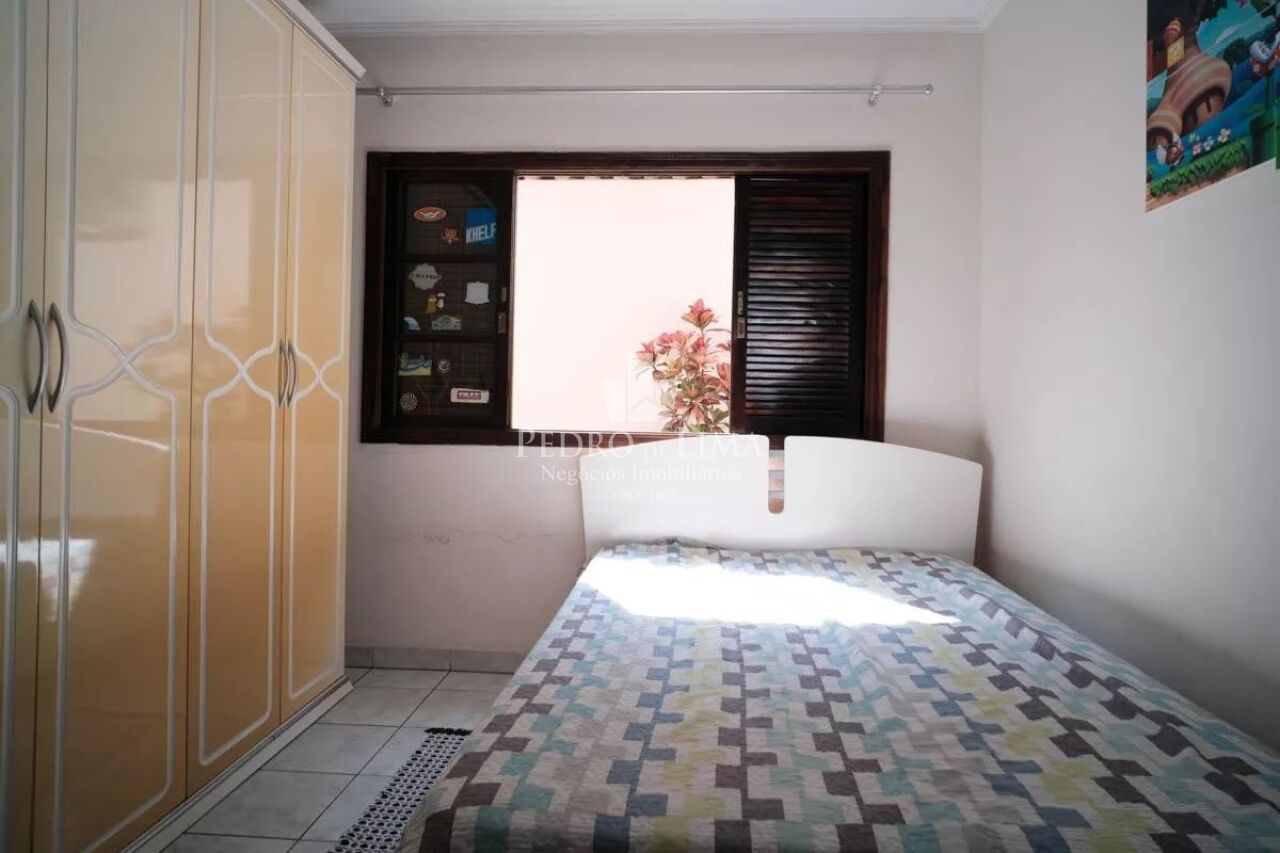 Casa Térrea terreno 10x31 sendo 3 dormitórios, 1 suíte e 3 vagas no Arthur Alvim
