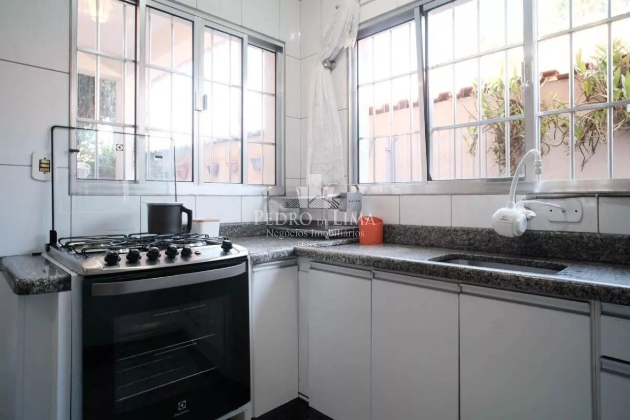 Casa Térrea terreno 10x31 sendo 3 dormitórios, 1 suíte e 3 vagas no Arthur Alvim