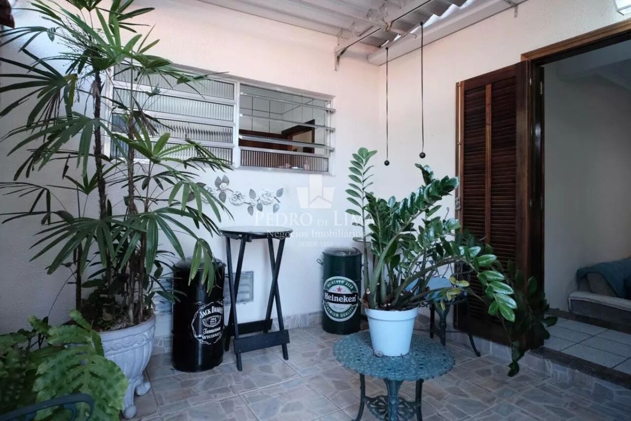 Casa Térrea terreno 10x31 sendo 3 dormitórios, 1 suíte e 3 vagas no Arthur Alvim
