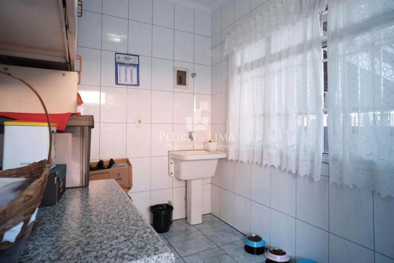 Casa Térrea terreno 10x31 sendo 3 dormitórios, 1 suíte e 3 vagas no Arthur Alvim