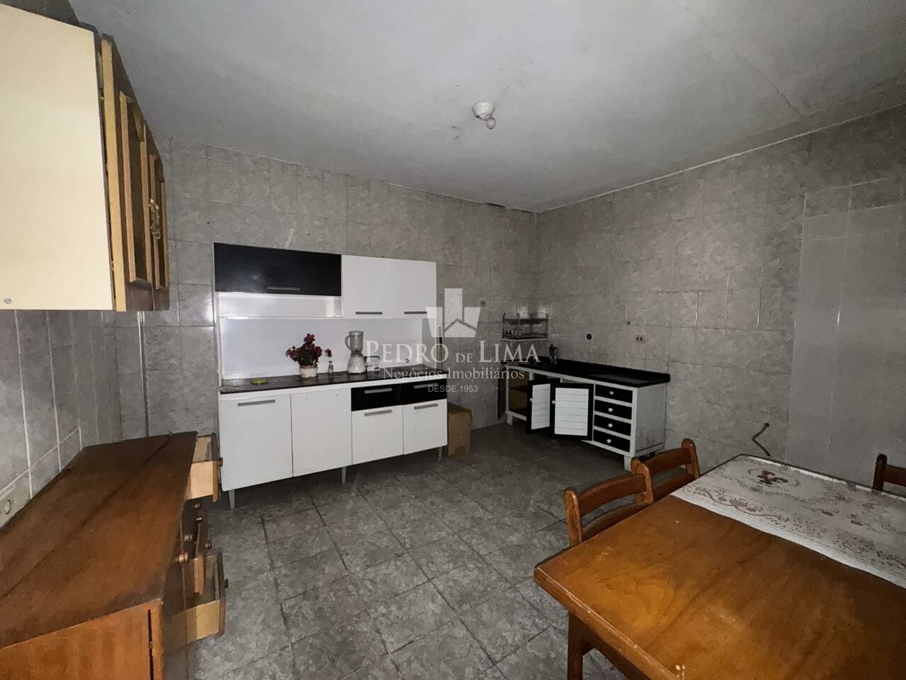 Casa assobradada, com 3 quartos, 1 vaga, não aceita financiamento, no Jardim Nordeste - Arthur Alvim