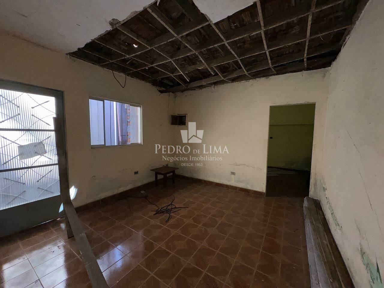 Casa assobradada, com 3 quartos, 1 vaga, não aceita financiamento, no Jardim Nordeste - Arthur Alvim