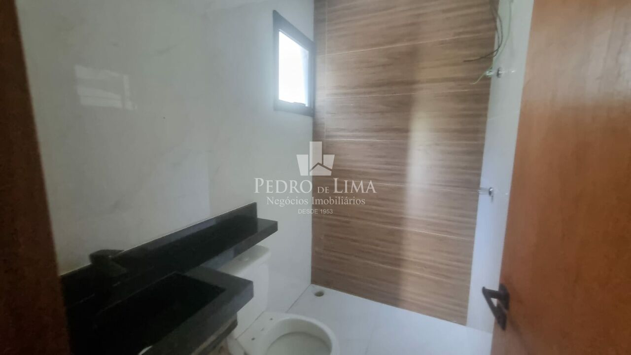 Sobrado Frontal de 2 quartos sendo 2 suítes e 1 vaga de garagem no Arthur Alvim