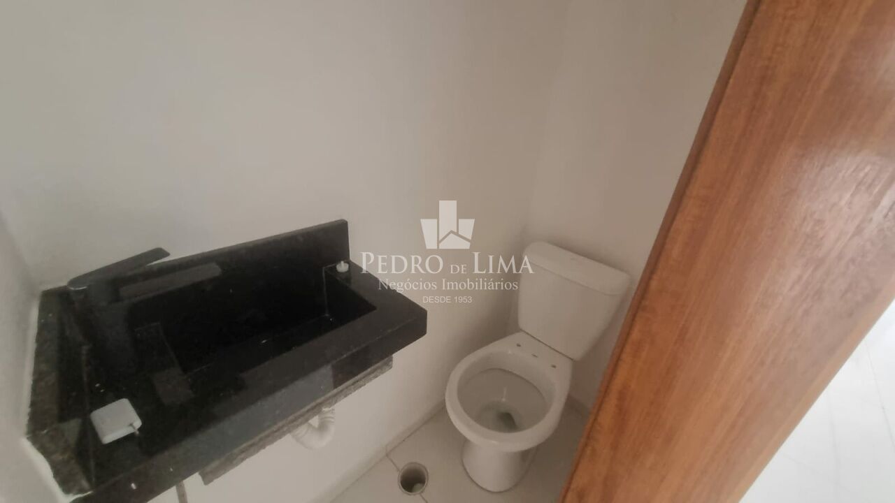 Sobrado Frontal de 2 quartos sendo 2 suítes e 1 vaga de garagem no Arthur Alvim