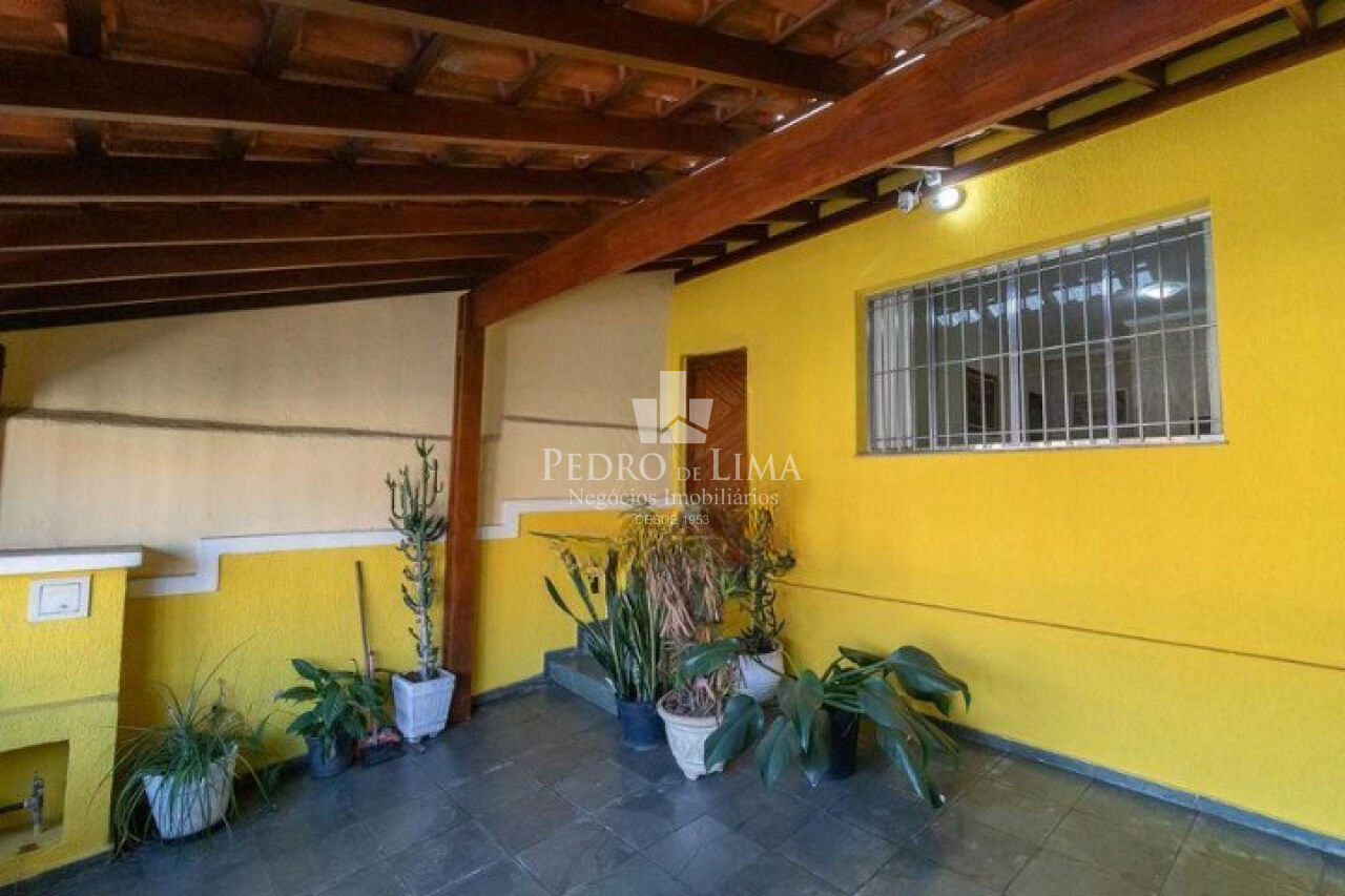 Sobrado frontal com vaga lateral e cobertas no Arthur Alvim