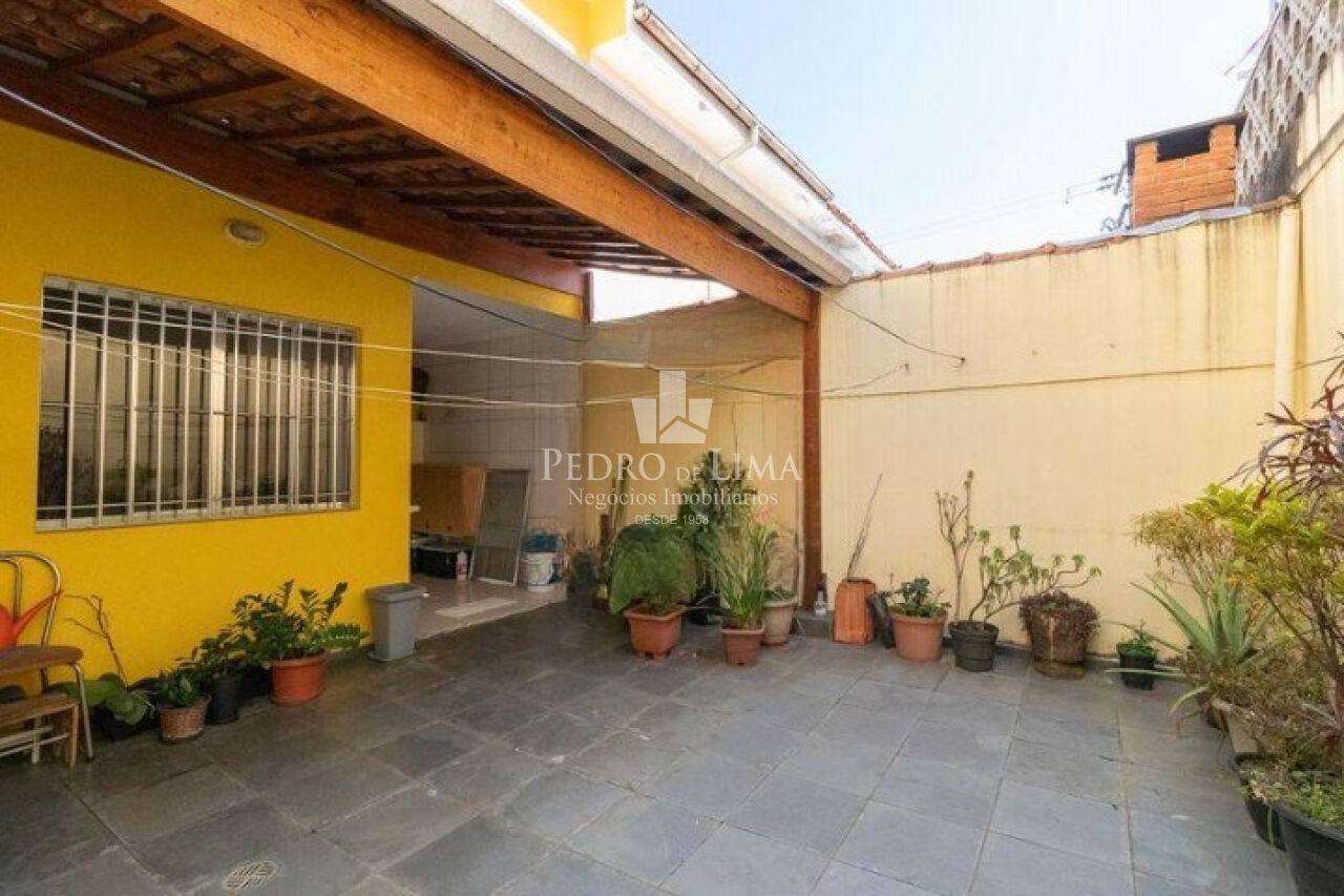Sobrado frontal com vaga lateral e cobertas no Arthur Alvim