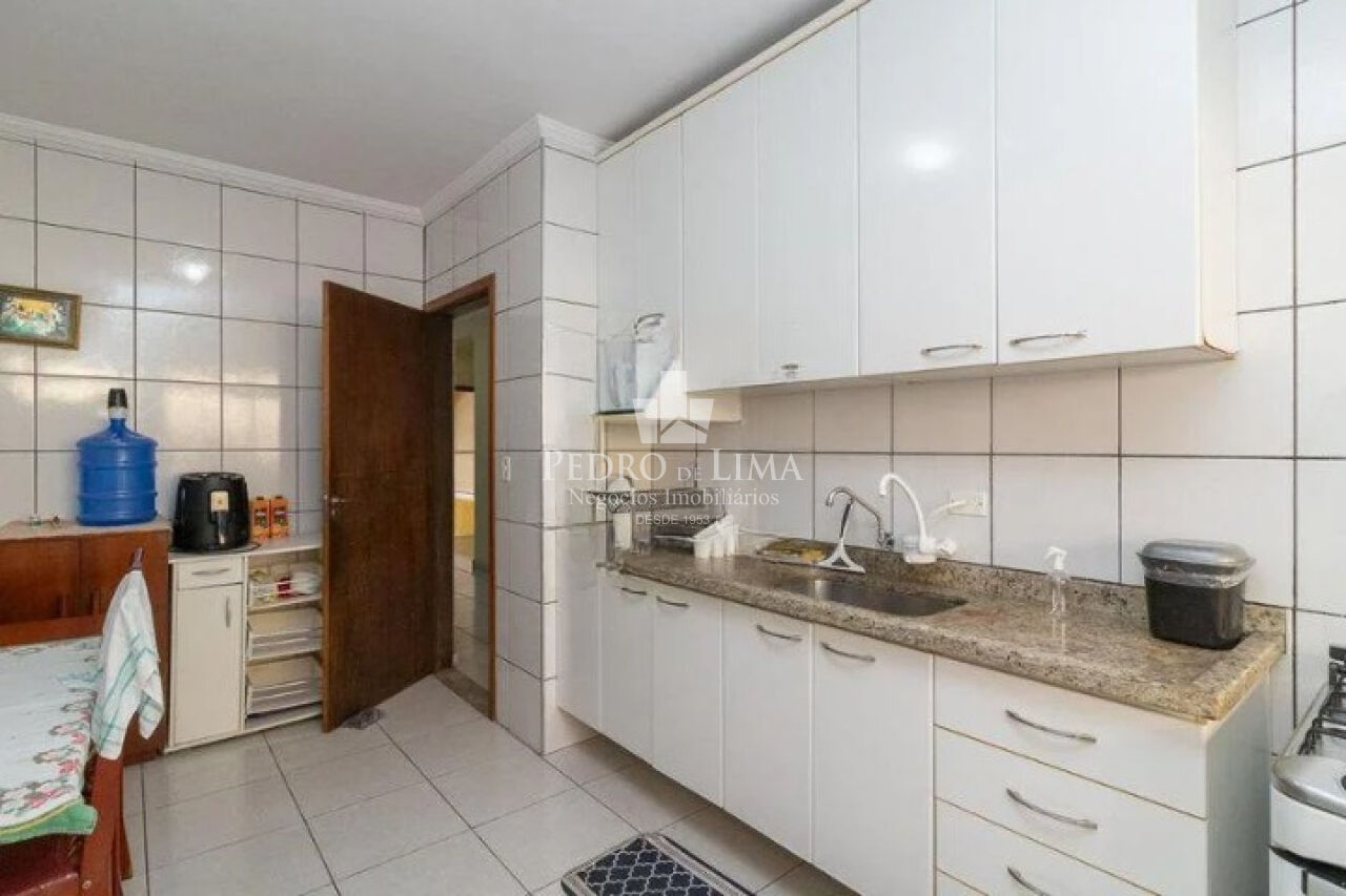Sobrado frontal com vaga lateral e cobertas no Arthur Alvim