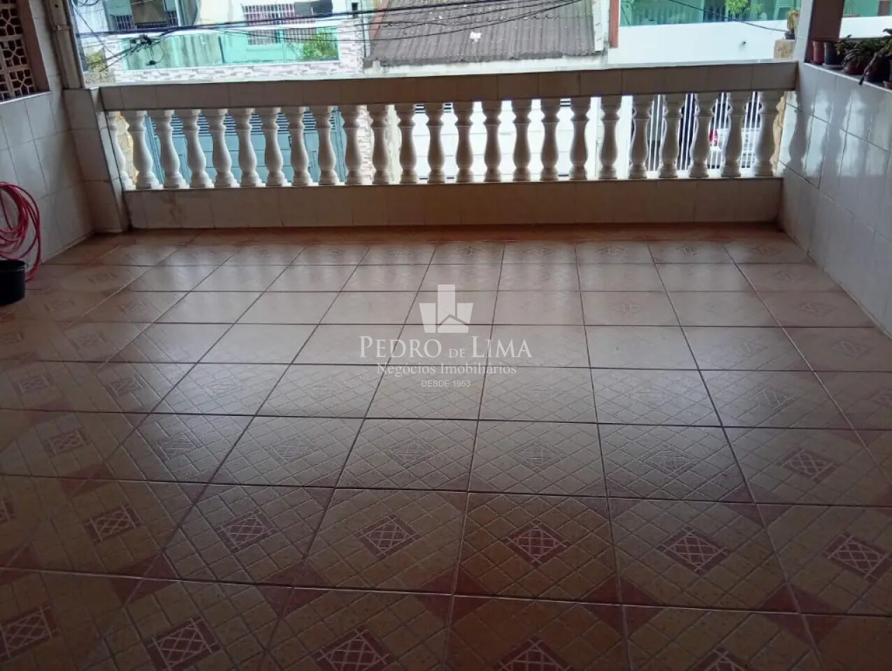 Sobrado frontal na Vila Jacui