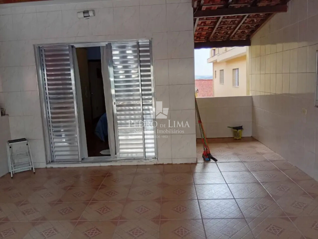 Sobrado frontal na Vila Jacui
