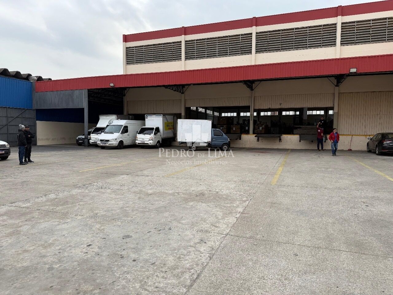 imagem do imovel Galpão em Guarulhos com 2975m² com pátio de 1558m², Pé direito 8m², ZPE-I , Vários segmentos ref: PE44165