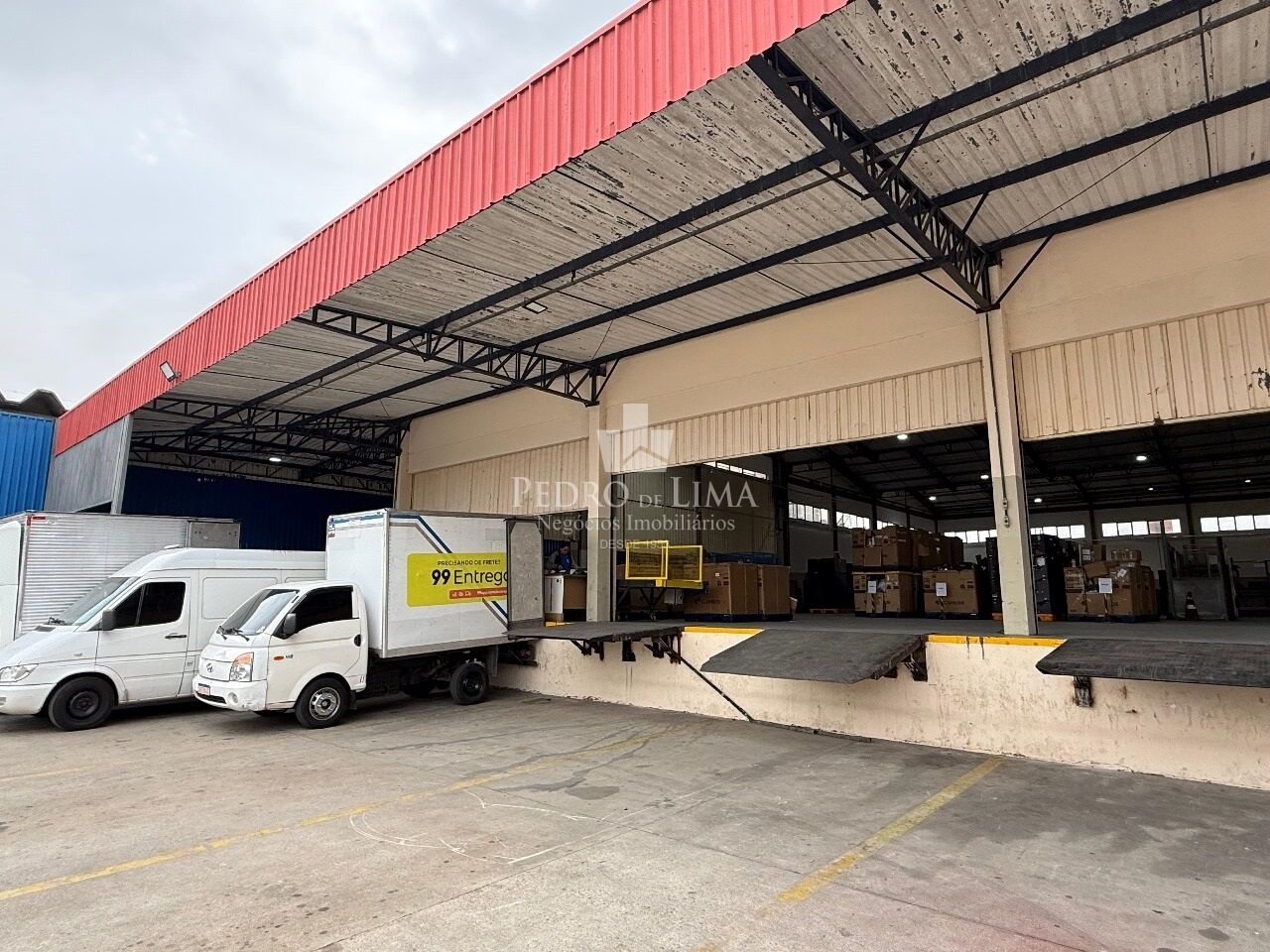 imagem do imovel Galpão em Guarulhos com 2975m² com pátio de 1558m², Pé direito 8m², ZPE-I , Vários segmentos ref: PE44165