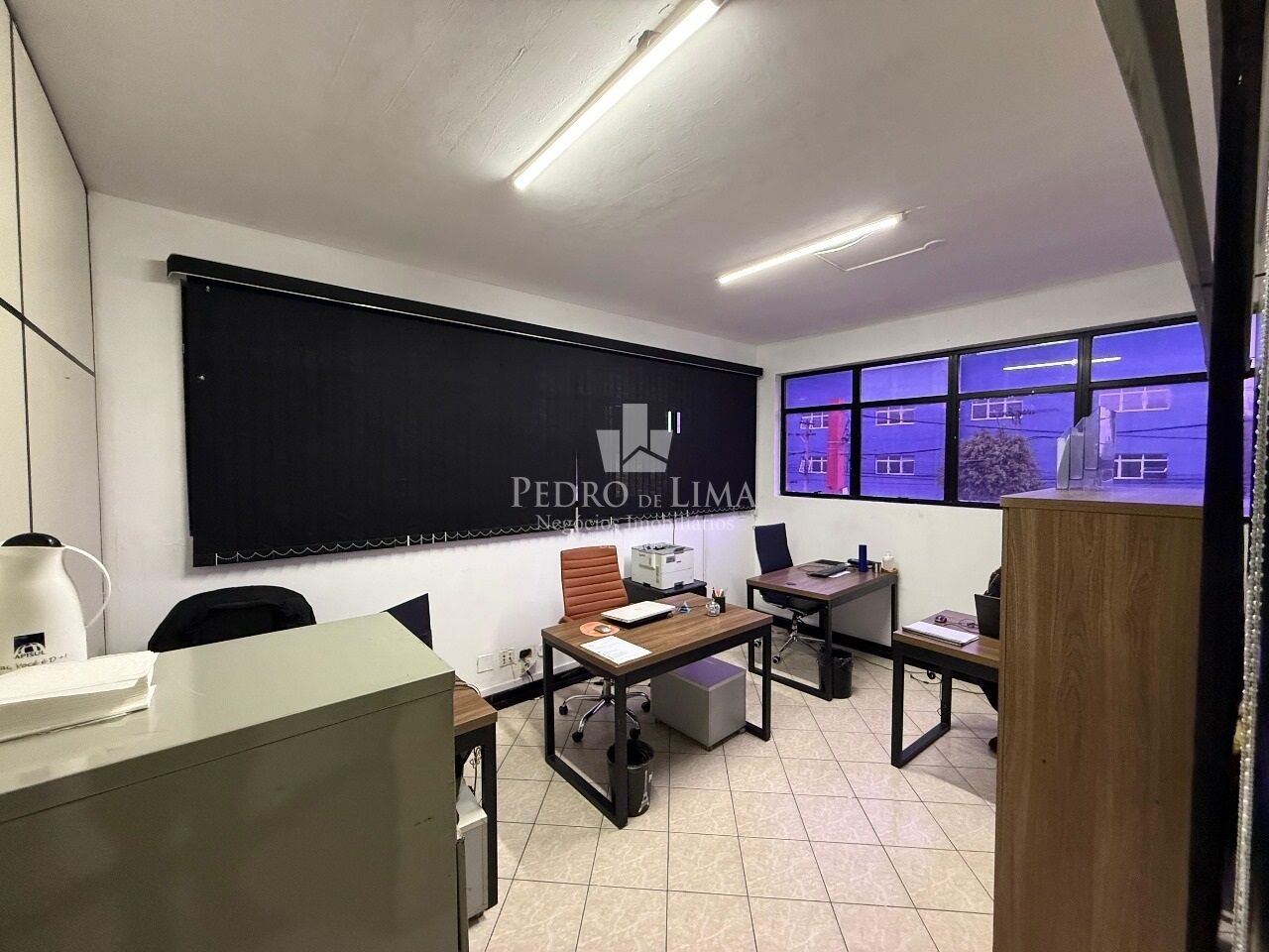 Galpão em Guarulhos com 2975m² com pátio de 1558m², Pé direito 8m², ZPE-I , Vários segmentos