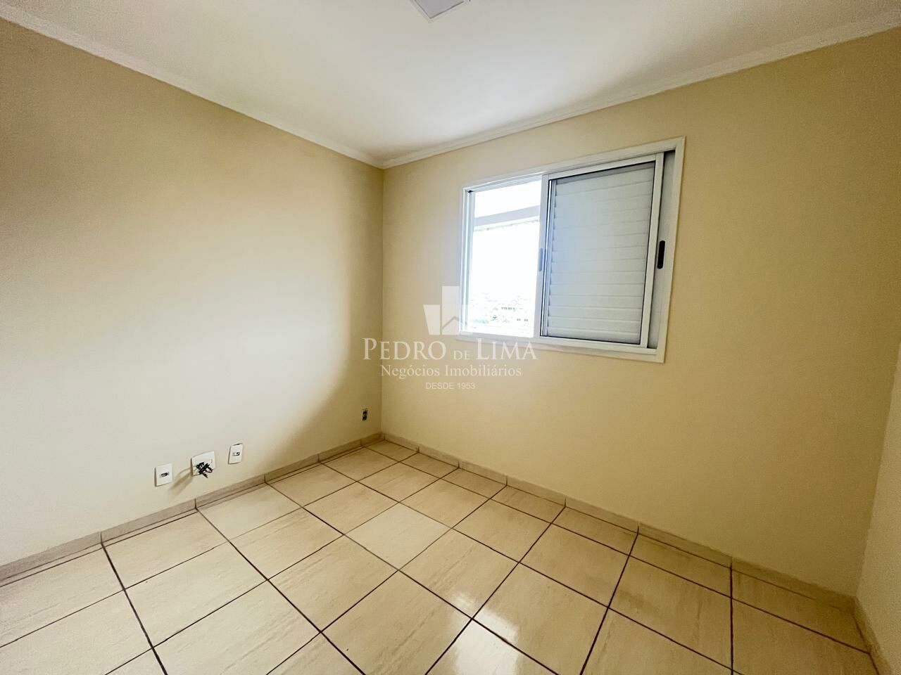 Apartamento de 3 Dormitórios com Vaga no bairro Carrão