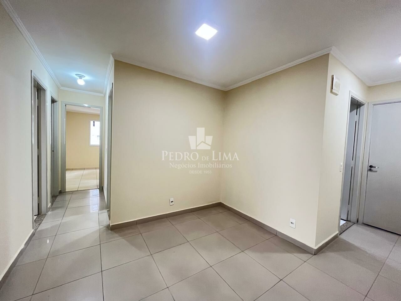 Apartamento de 3 Dormitórios com Vaga no bairro Carrão