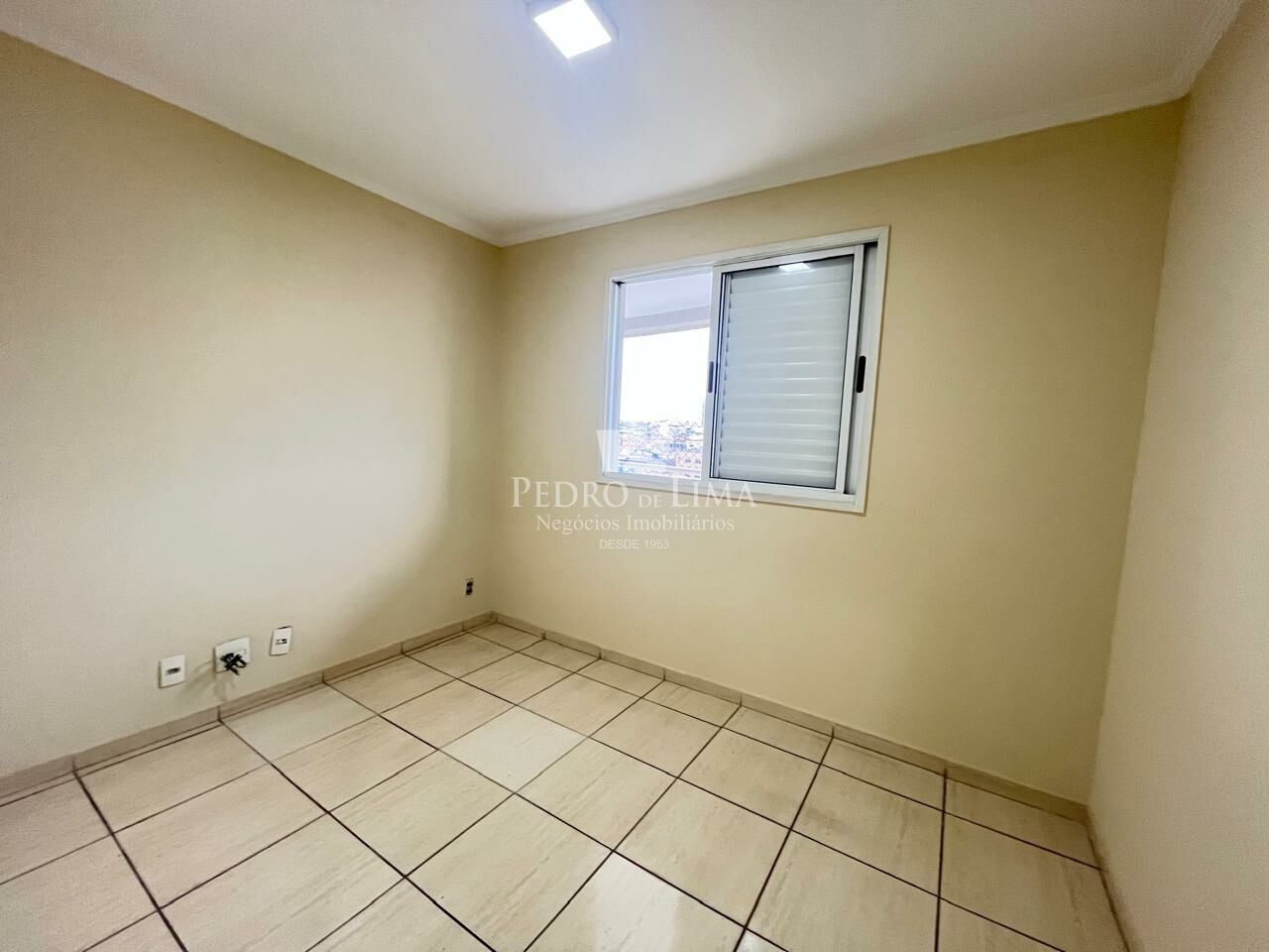 Apartamento de 3 Dormitórios com Vaga no bairro Carrão