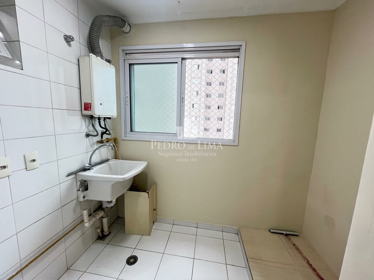 Apartamento de 3 Dormitórios com Vaga no bairro Carrão
