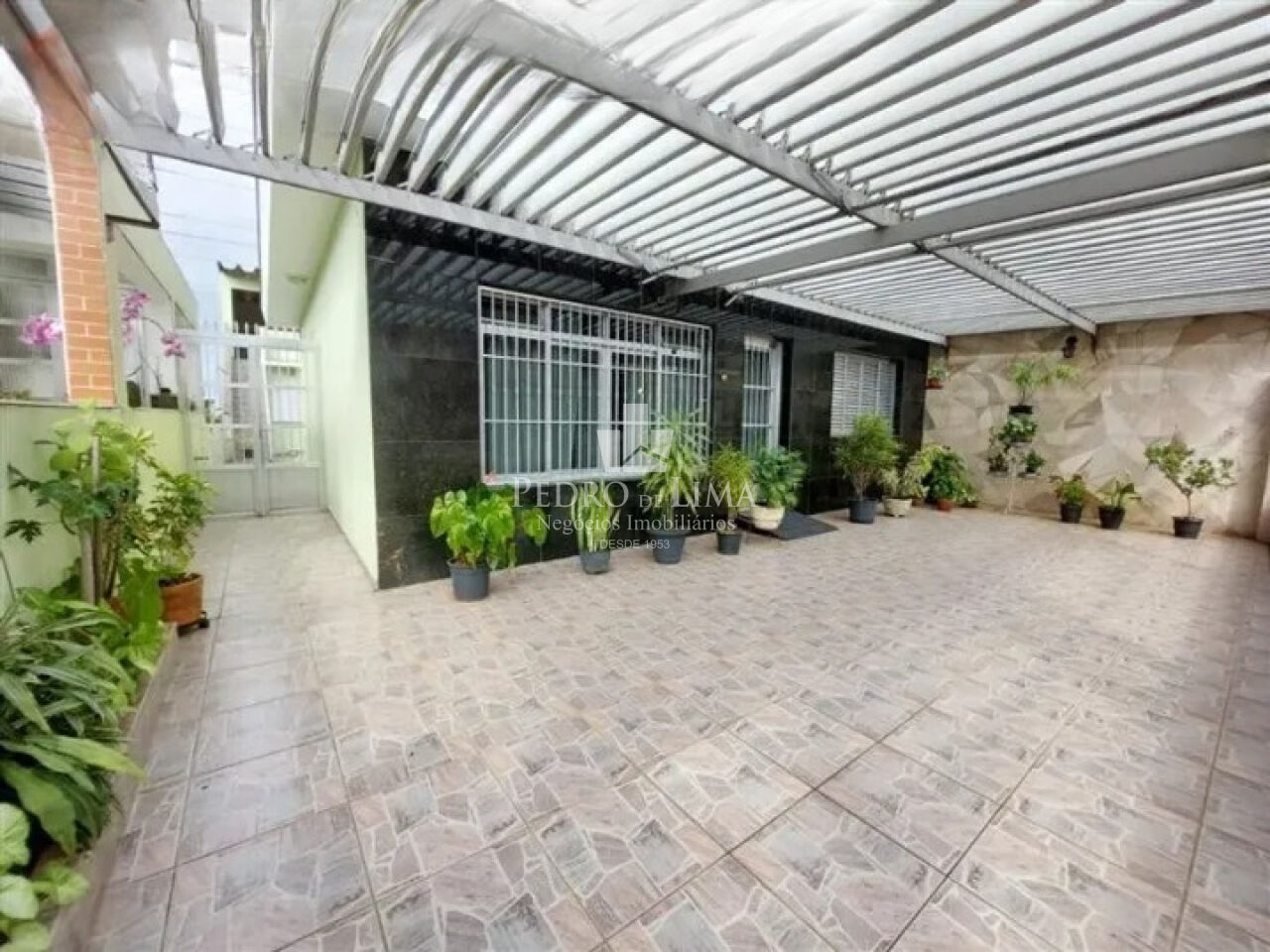 Casa terrea com edicula e duas vagas cobertas no Lajeado