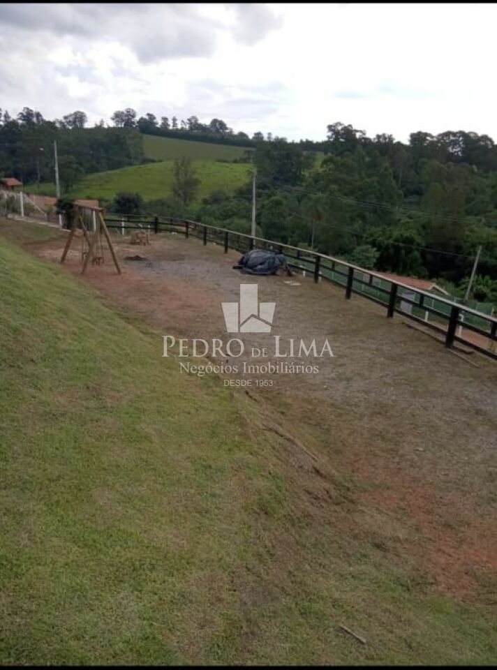 Chacará em condominio em Pedra Bela (SP) toda estruturada e mobiliada porteira fechada 2,236 m²