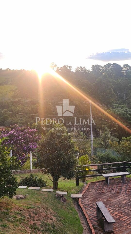 Chacará em condominio em Pedra Bela (SP) toda estruturada e mobiliada porteira fechada 2,236 m²